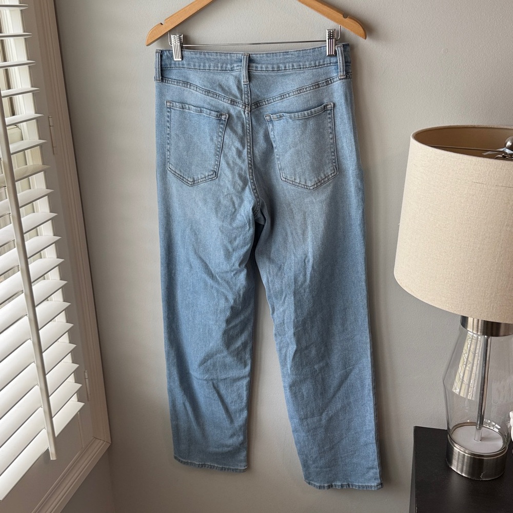 Old‎ Navy High-Waisted Wow Loose Jeans - Picture 7 of 9